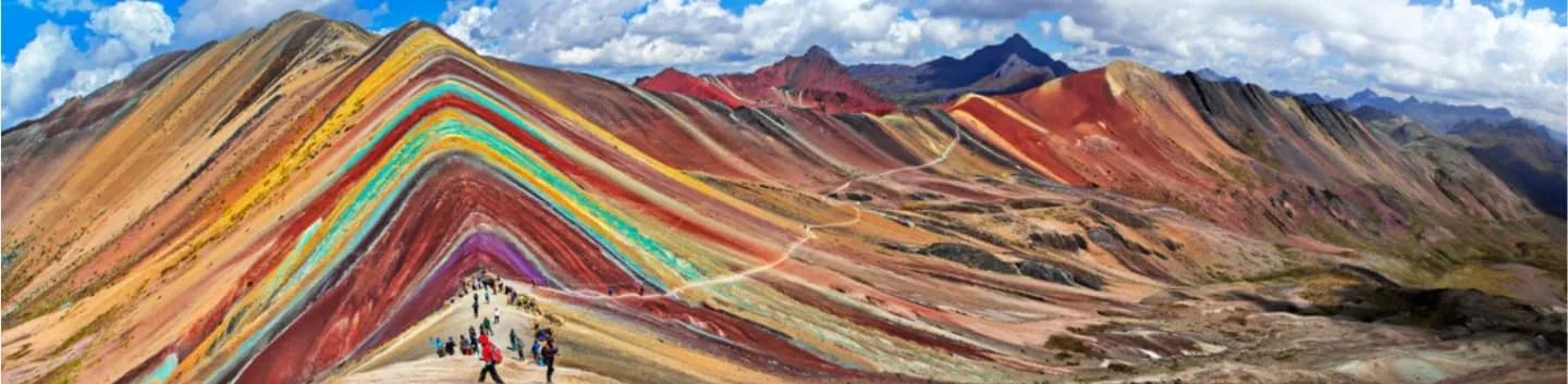 Montaña de Siete Colores y Valle Rojo