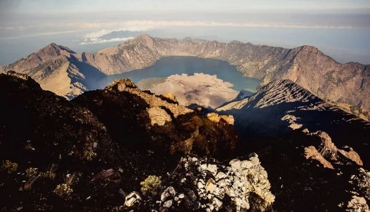 Rinjani trek to the Summit (recommended for experts) 2