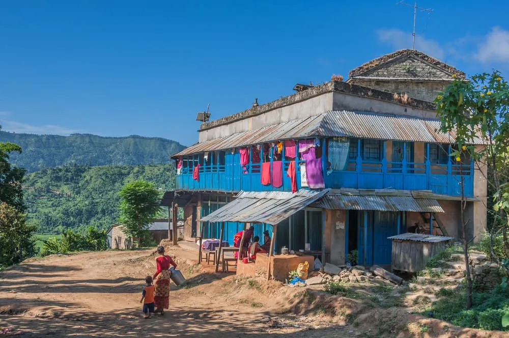 ¿Qué tipo de alojamiento se ofrece durante el Manaslu Trek?