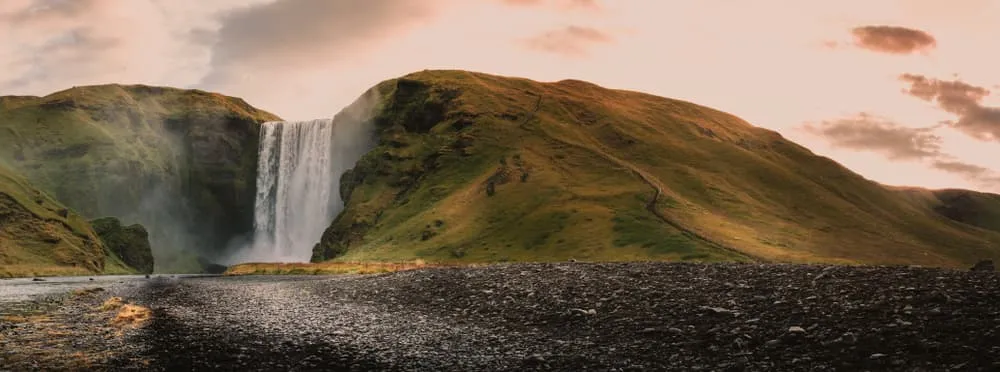 1. Waterfalls and Volcanoes: Fimmvörðuháls