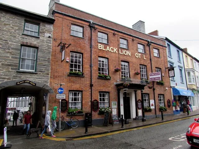 The Black Lion Hotel (Cardigan)