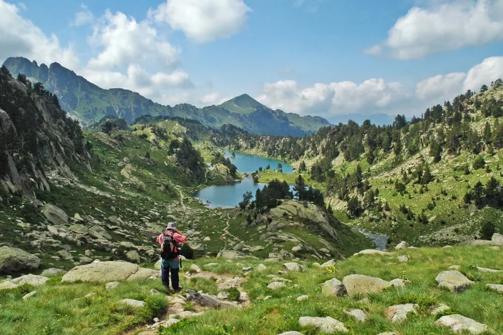 Senderismo en los Pirineos: Las 4 Mejores Rutas entre Refugios