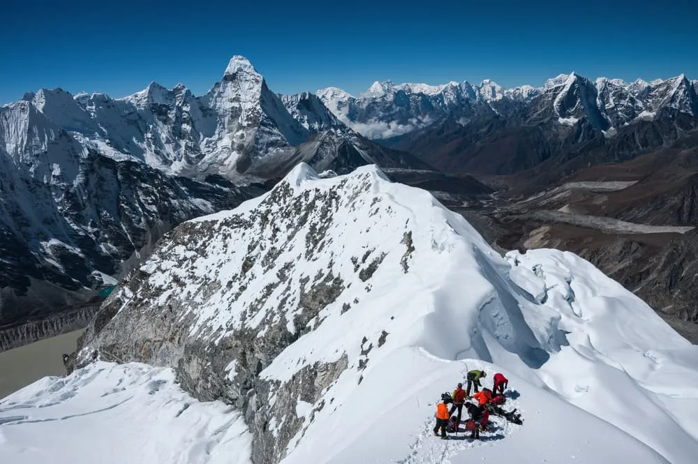 Island Peak: How to Scale Your First High-Altitude Mountain