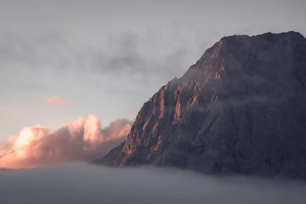 Wat is het beste seizoen voor de Zugspitze huttentocht? 