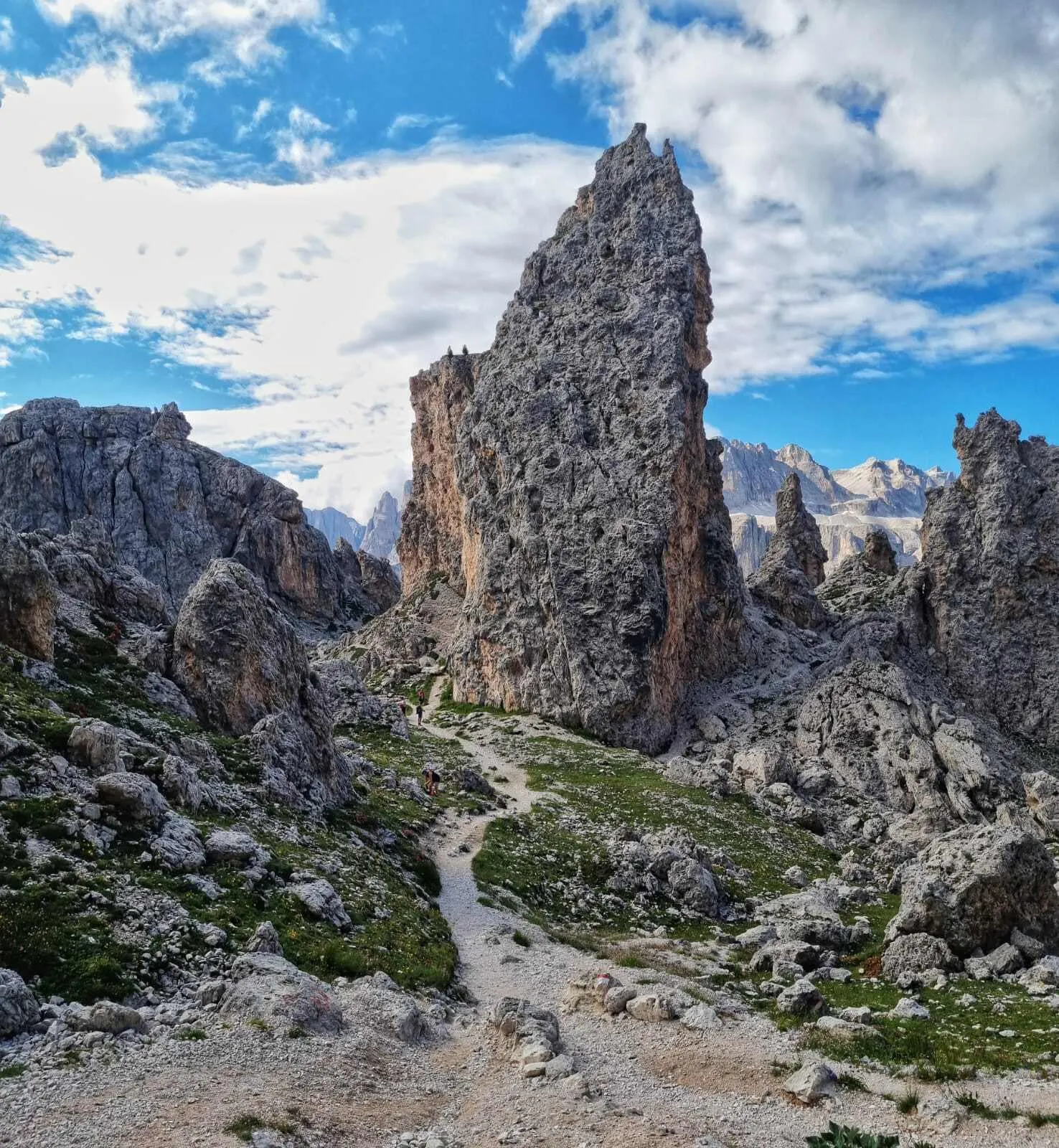 Vollständiger Dolomiten Höhenweg 2 mit Hotel Vor und Nach