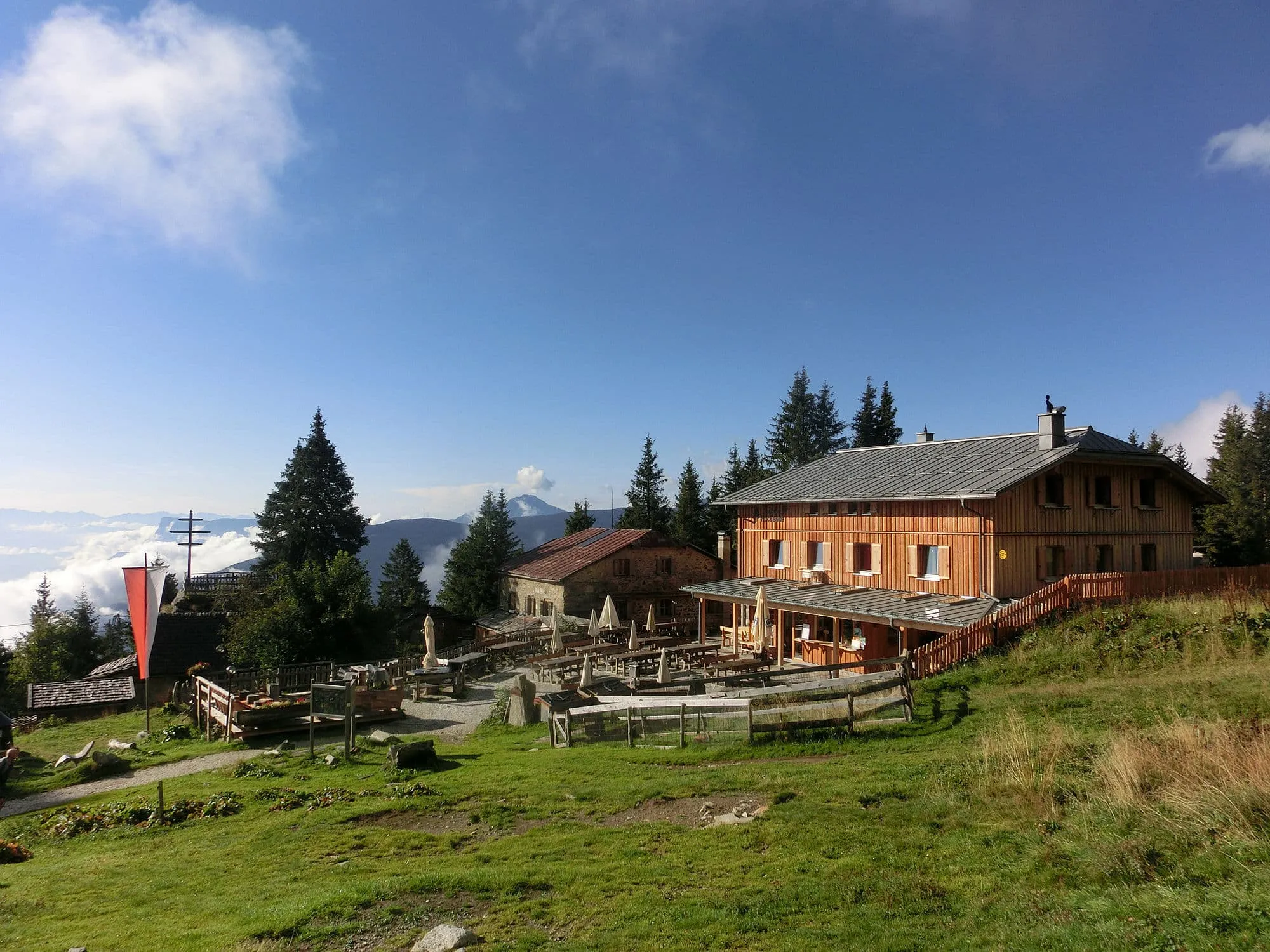 Södra Halvan av Meraner Höhenweg med Hotell Före och Efter 1