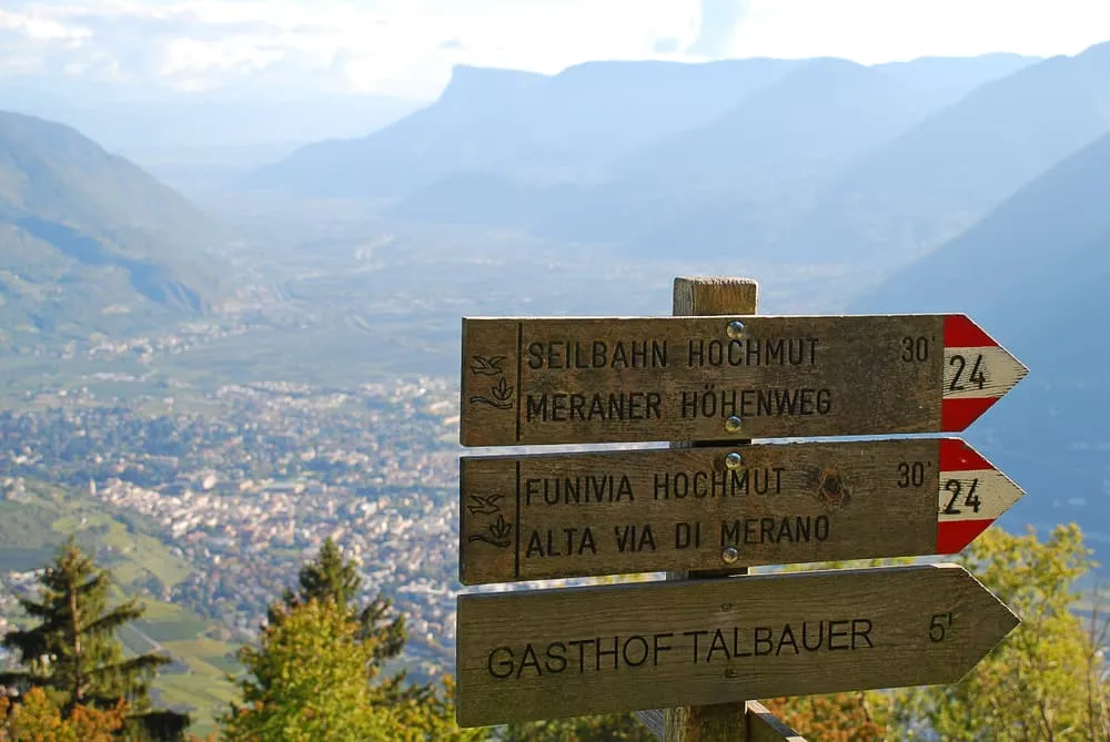 Meraner Höhenweg z hotelem przed i po