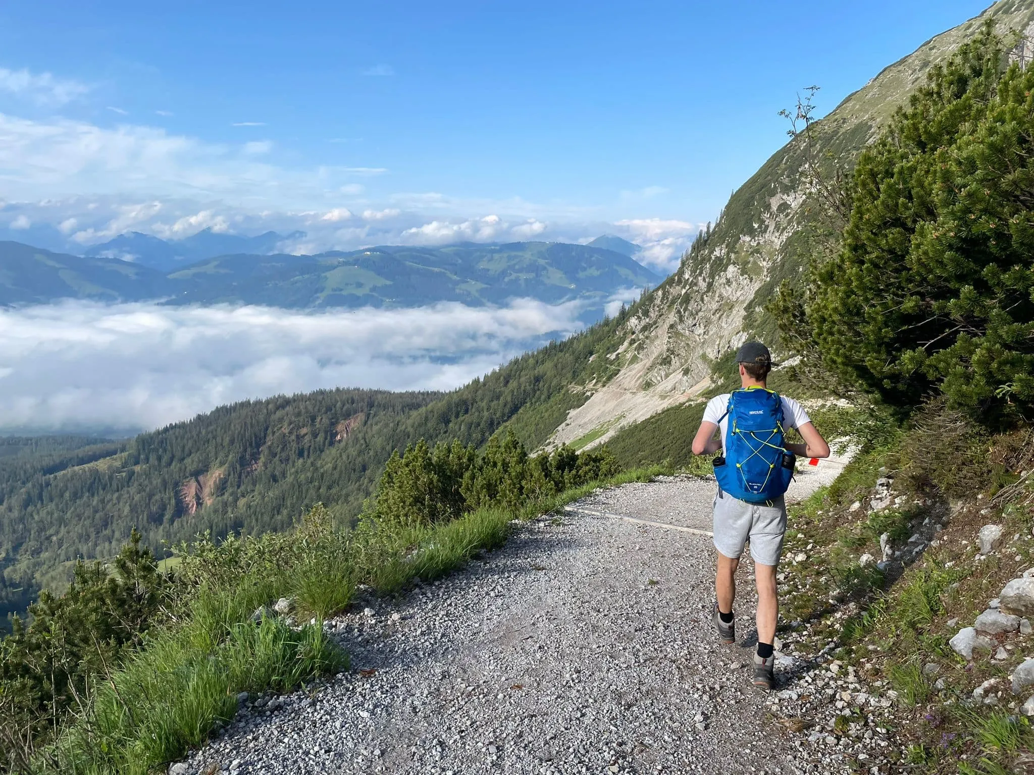 Kaiserkrönchen mit Hotel vor und nach 2