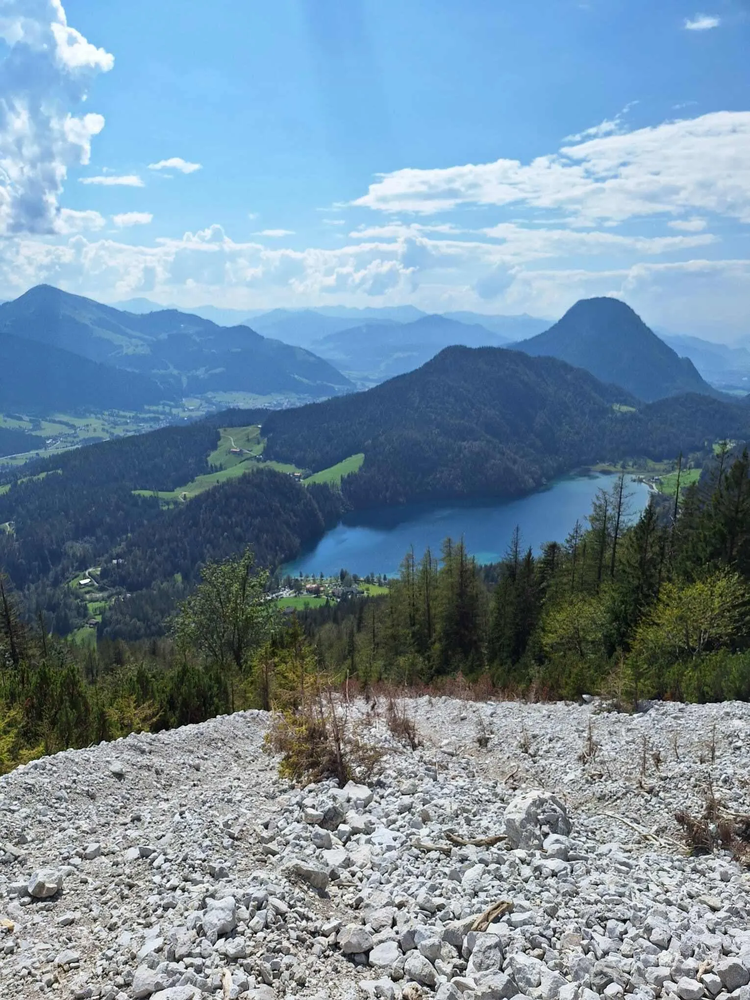 Kaiserkrönchen mit Hotel vor und nach 13