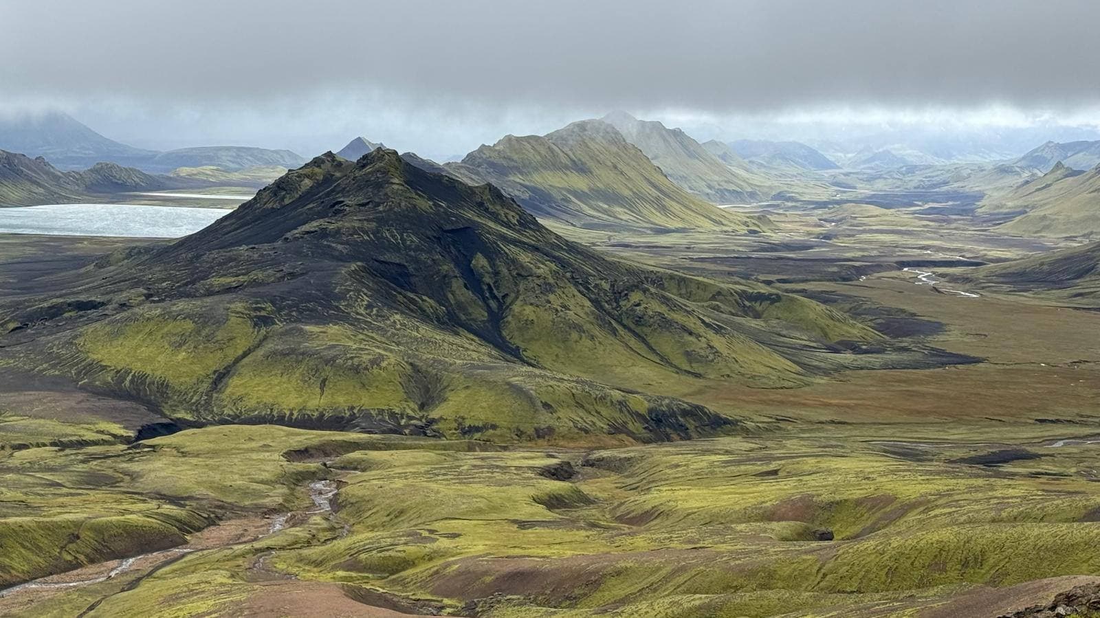 Laugavegur and Fimmvörðuháls Hike with accommodation before and after