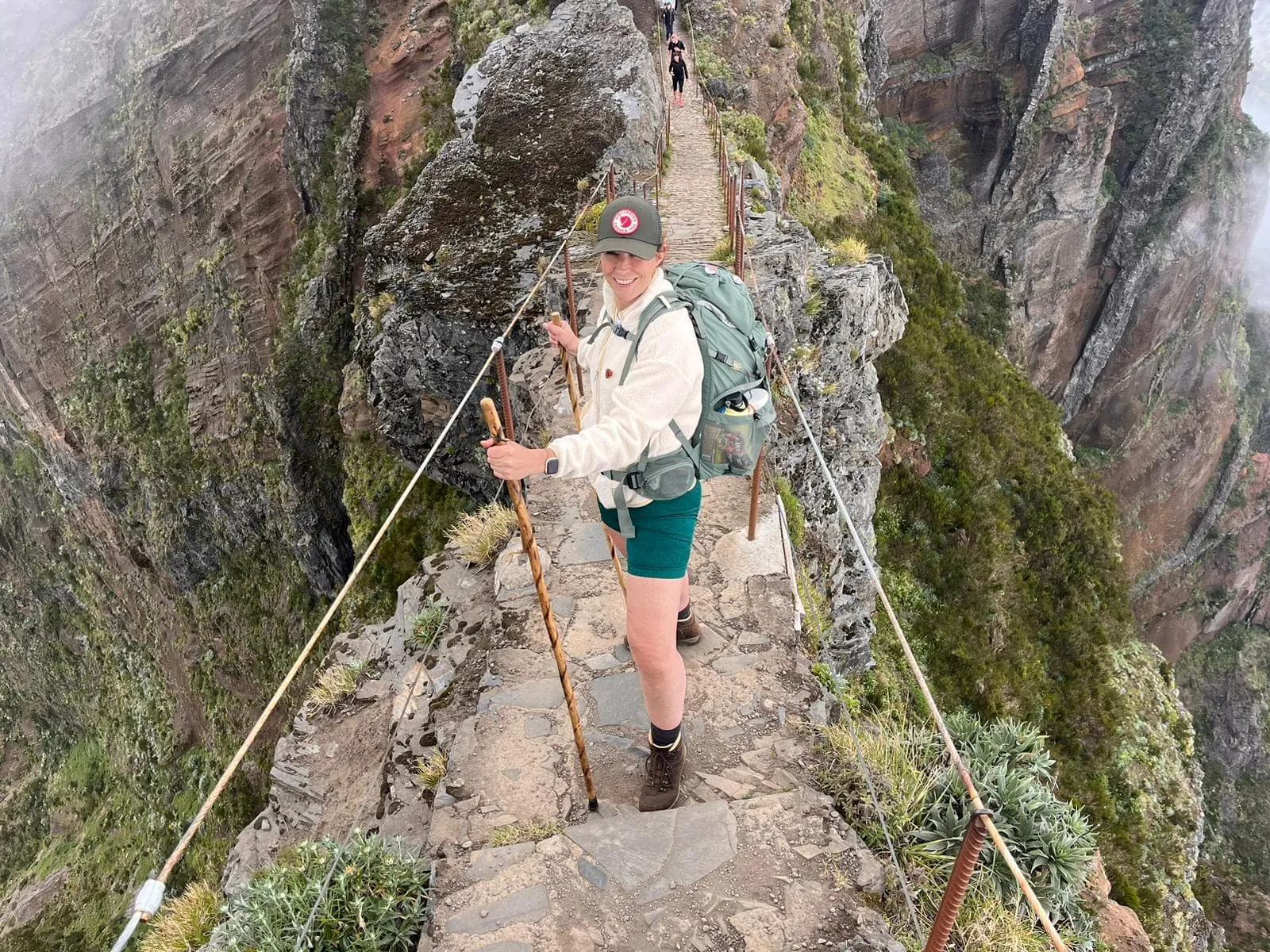 Sentier de Madère comprenant l'hôtel avant et après 9