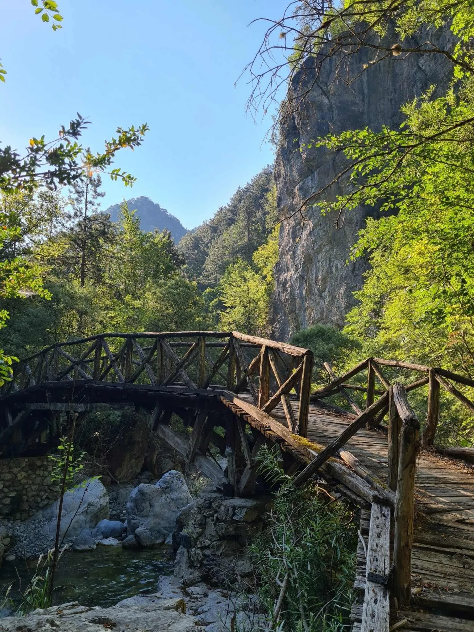 Monte Olimpo: Da Rifugio a Rifugio fino agli Dei