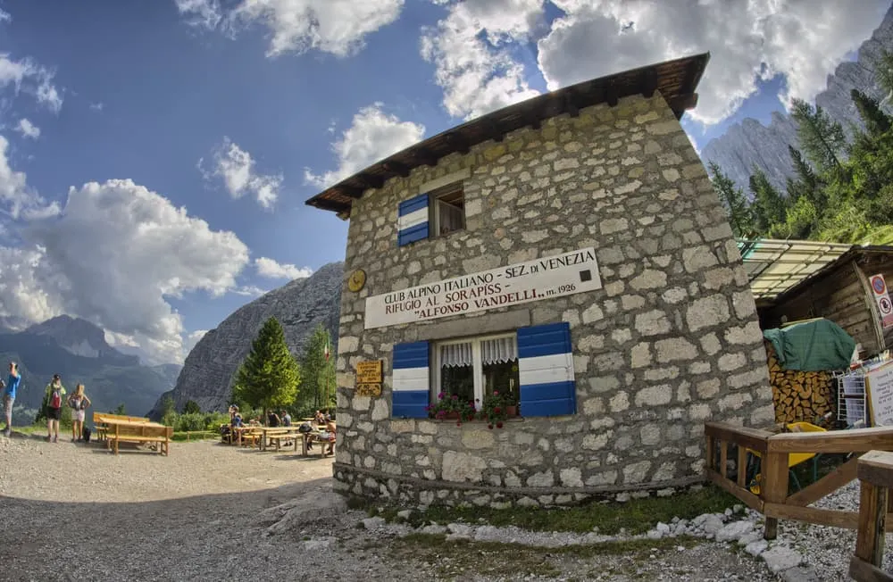 Alta Via del Camoscio - Ubytovanie pred a po trase zahrnuté 2