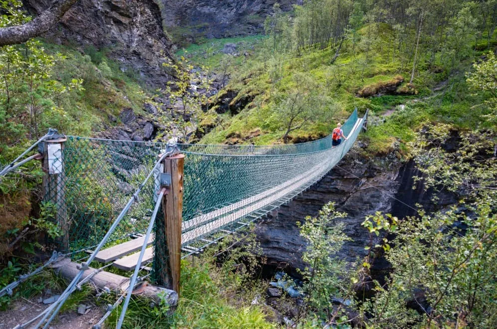 Keskivaikea Fjor & Fjell -polku: Majoitus ennen ja jälkeen sisältyy hintaan 5