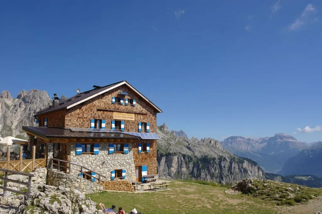  Rifugio Roda di Vael