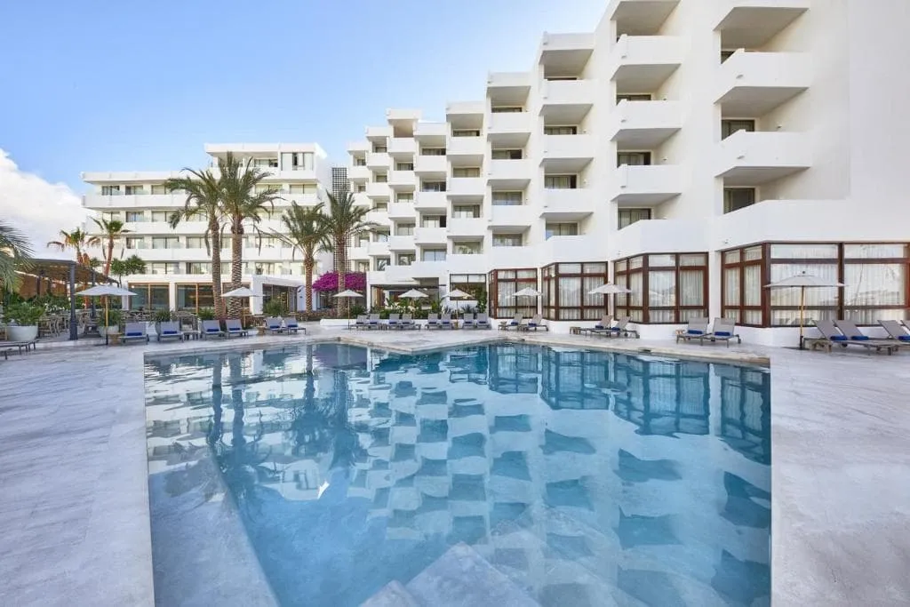 Hotel Tres Torres (Santa Eulària des Riu)