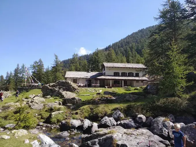 Rifugio Barbara Lowrie