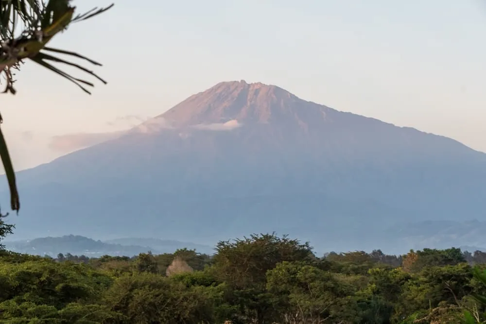 9. Mount Meru, Tanzania (4 562 m)
