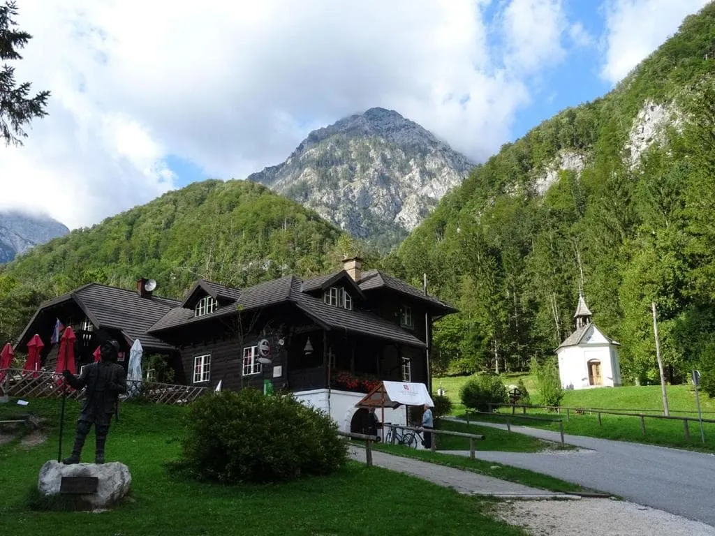 Lepa Lopa resort