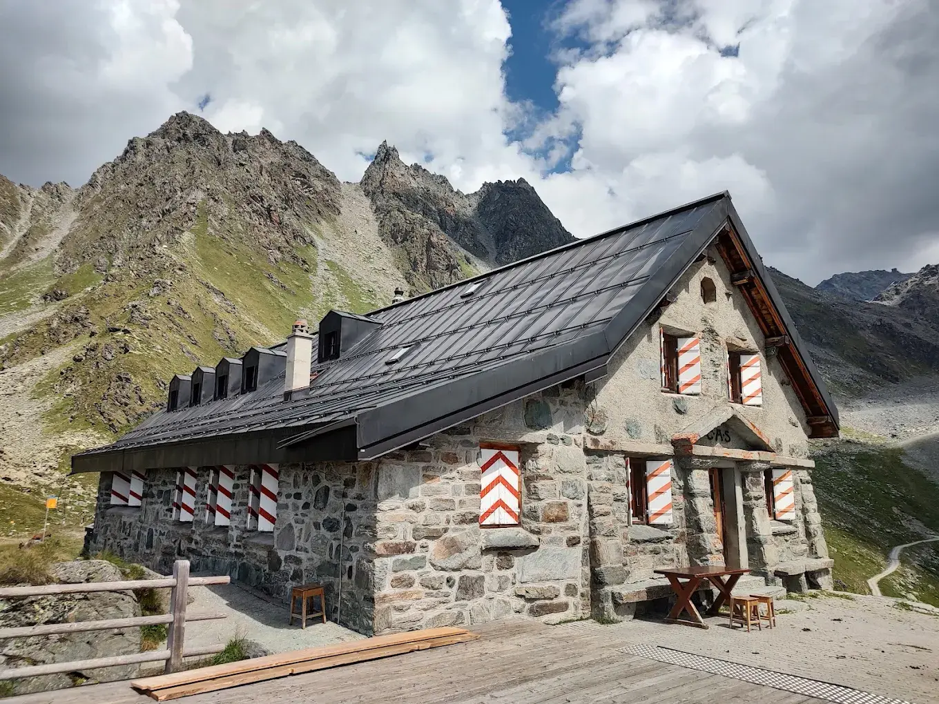 Cabane du Mont Fort